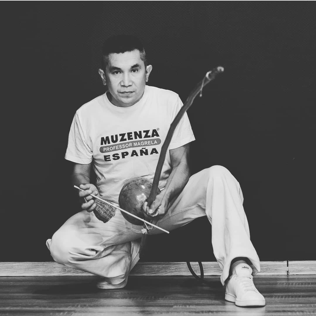 PROFESSOR DE CAPOEIRA