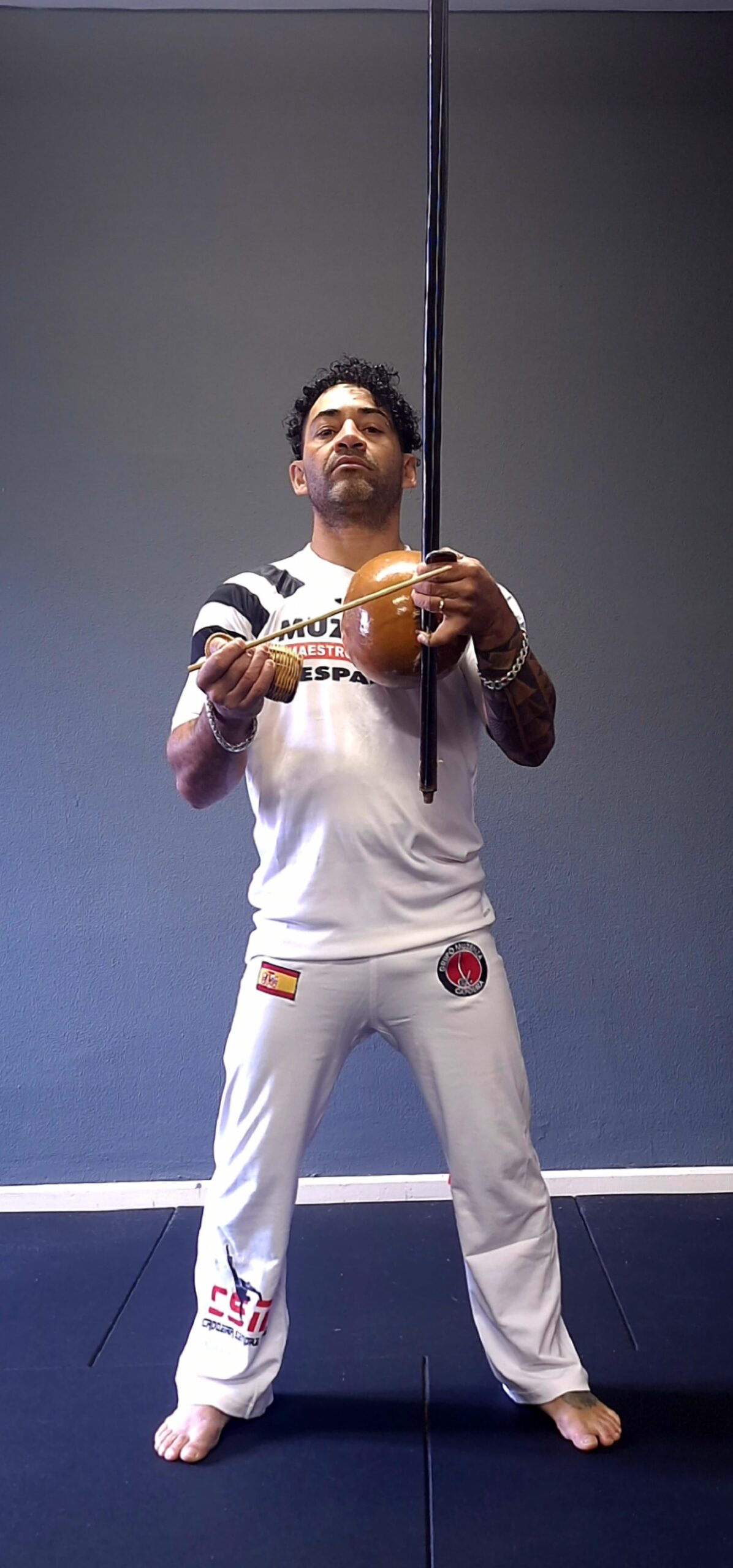 Mestre Magrela com uniforme Muzenza España